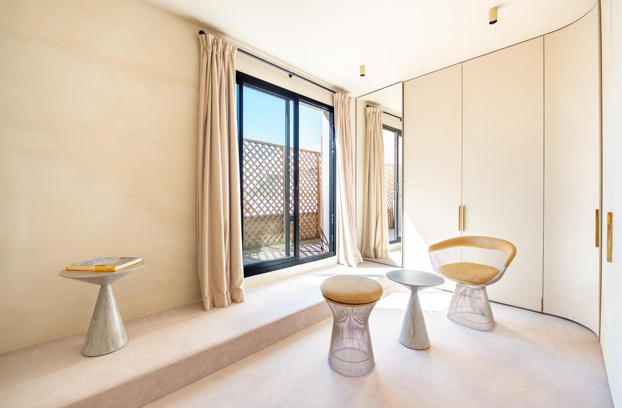 Lease Mobility L Champs-elysee & Eiffel View L Triplex 2br & Rooftop Apartment *